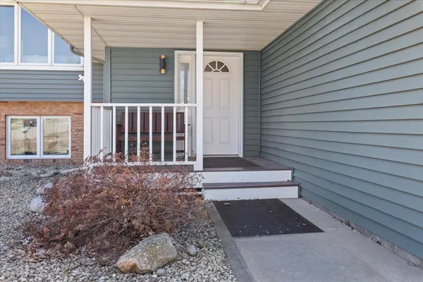 502 9th ST NW, Buffalo, MN 55313