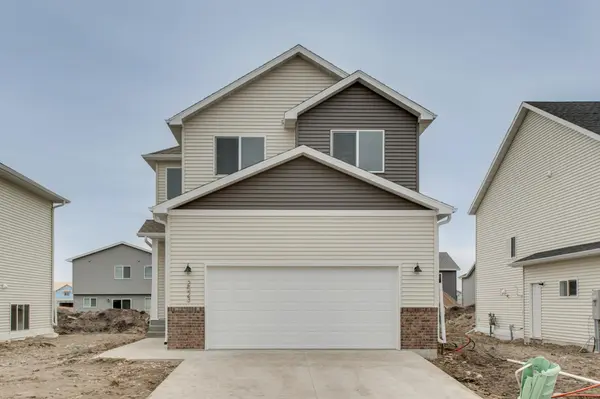 2523 36th AVE S, Moorhead, MN 56560