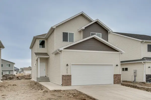 2523 36th AVE S, Moorhead, MN 56560