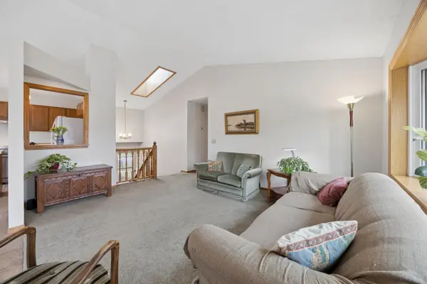 12975 Garner LN, Apple Valley, MN 55124