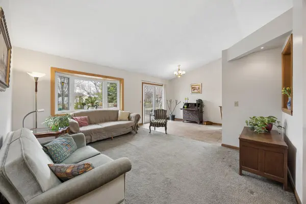 12975 Garner LN, Apple Valley, MN 55124