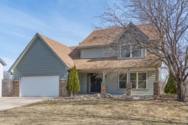 5220 Yorktown LN N, Plymouth, MN 55442