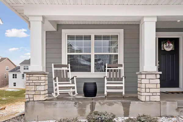 4646 Carnation CT, Minnetrista, MN 55331