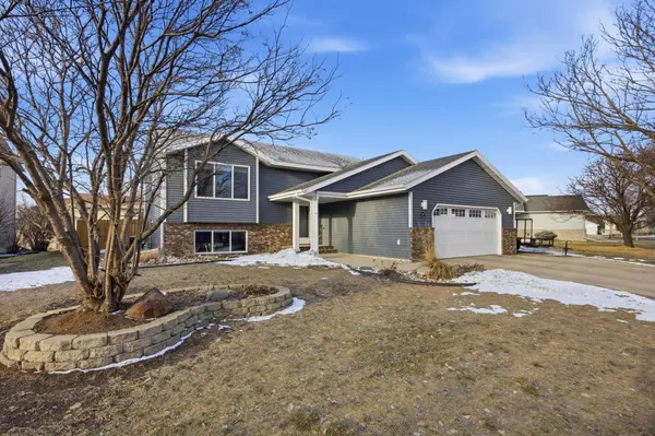 3114 24th AVE S, Fargo, ND 58103