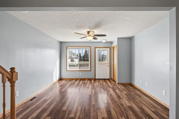 874 Gannon DR, Shakopee, MN 55379