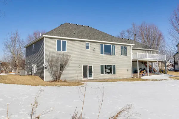 2484 Briar Oakes BLVD, Monticello, MN 55362