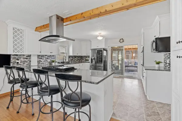 2476 Ridge LN, Mounds View, MN 55112