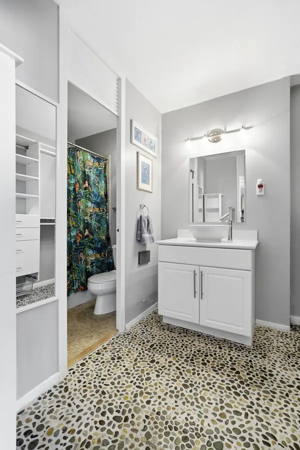 15 S 1st ST #A913, Minneapolis, MN 55401