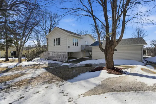 700 NW 29 ST, Willmar, MN 56201