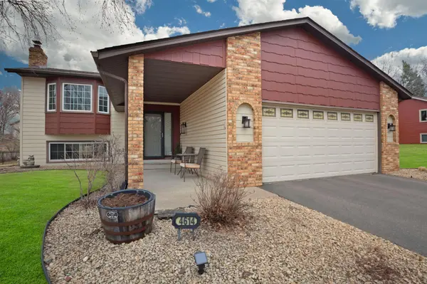 4614 Beacon Hill RD, Eagan, MN 55122