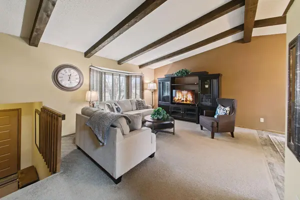 4614 Beacon Hill RD, Eagan, MN 55122