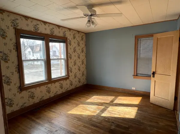 225 E 3rd ST, Albert Lea, MN 56007