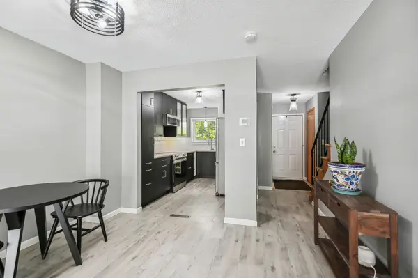 1860 Mcmenemy ST #E, Maplewood, MN 55117