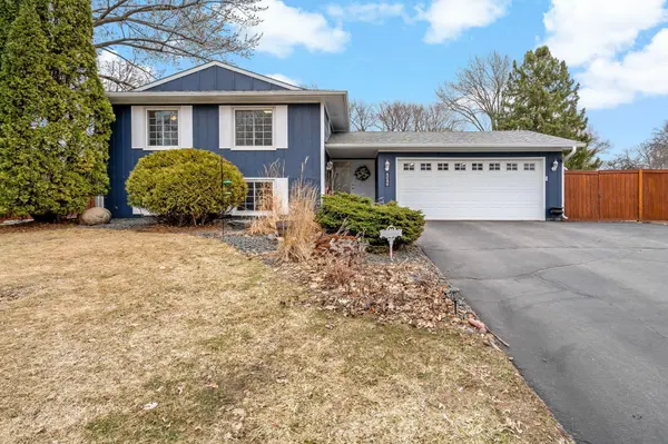 4048 Cinnabar DR, Eagan, MN 55122