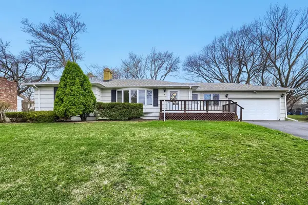 3662 Robin LN, Minnetonka, MN 55305