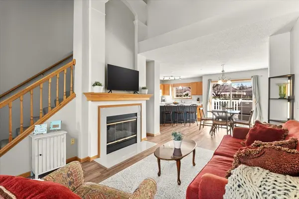 929 Old Steine CIR, New Brighton, MN 55112