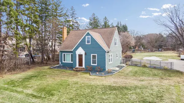 2812 Centerville RD, Little Canada, MN 55117