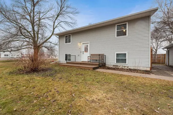 331 Western AVE S, Watkins, MN 55389