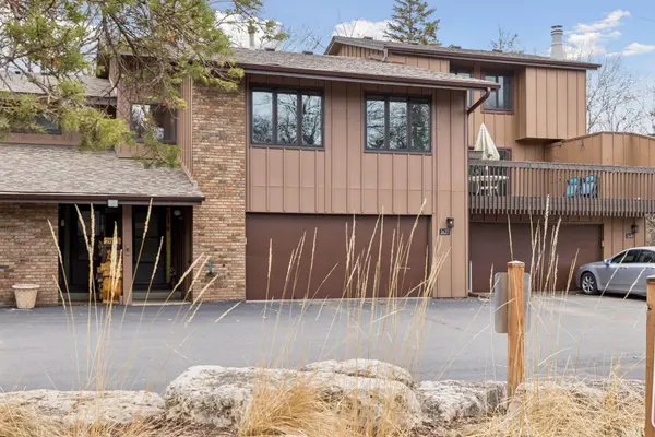 2627 Sumac RDG, White Bear Lake, MN 55110