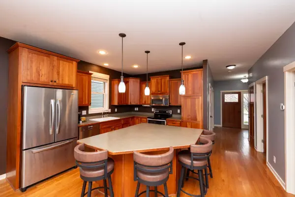 11446 Balsam WAY, Woodbury, MN 55129