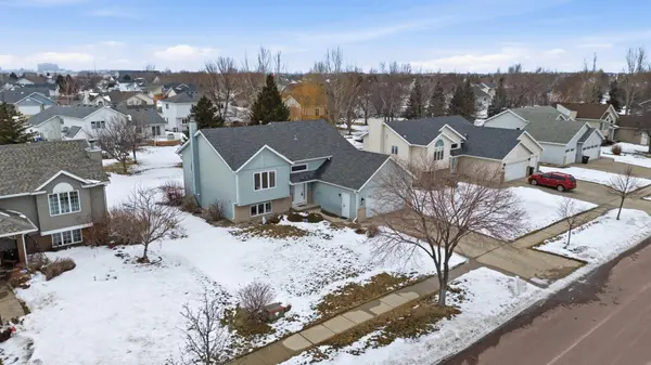2819 33rd ST S, Fargo, ND 58103