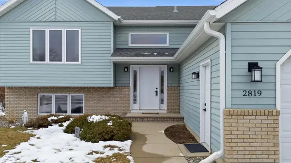 2819 33rd ST S, Fargo, ND 58103