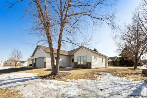 1152 Willow Run CT, Waite Park, MN 56387