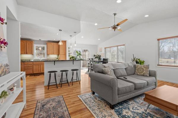 13409 Arden CIR,  Burnsville,  MN 55337