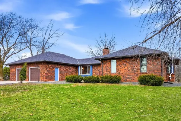 9425 Edgebrook DR, Northfield, MN 55057