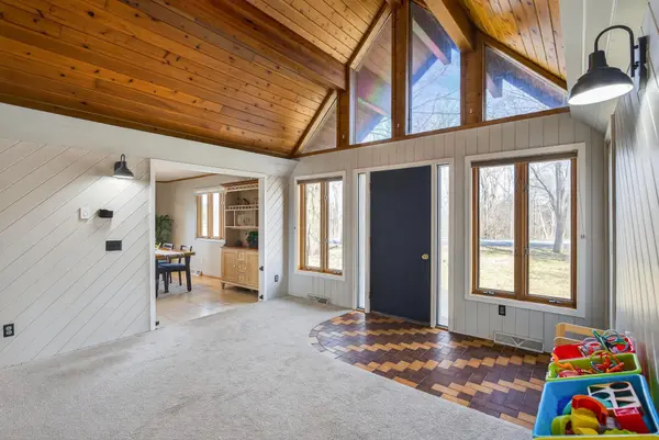 280 Poplar LN, Annandale, MN 55302