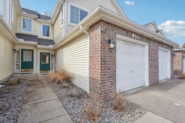 2232 White Water WAY, Eagan, MN 55122