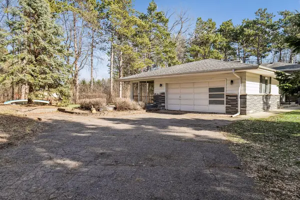 74 Many Levels RD, Dellwood, MN 55110