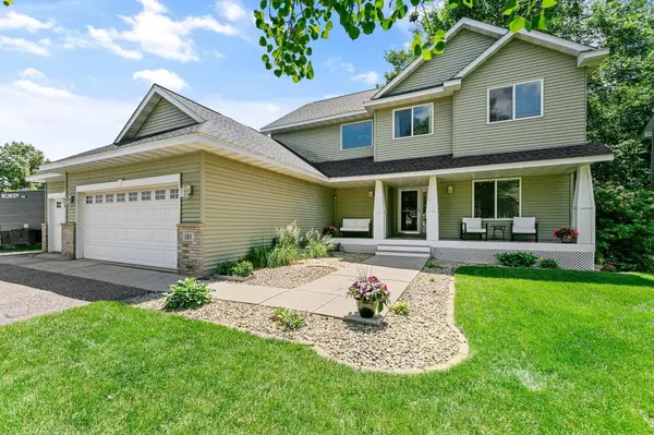 101 Big Woods CT,  Buffalo,  MN 55313