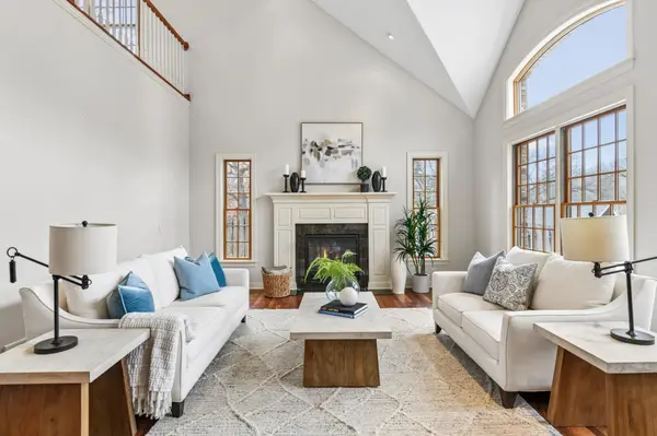 11625 Live Oak DR, Minnetonka, MN 55305