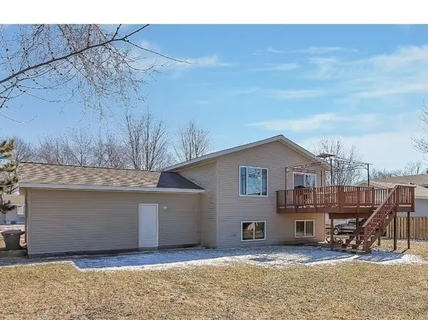 407 Suncrest DR, Avon, MN 56310