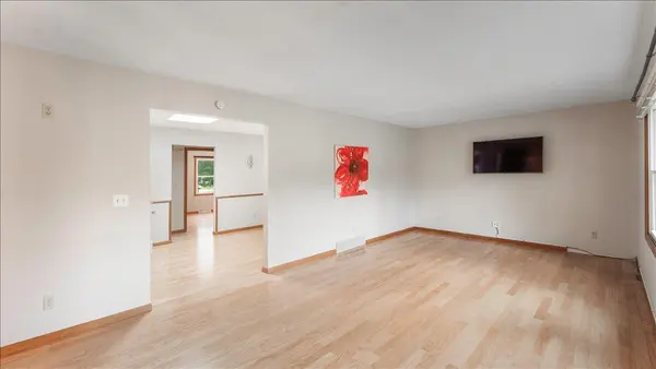 65 Galloway LN, Waite Park, MN 56387