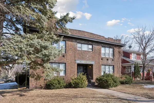 194 Lexington Pkwy N, Saint Paul, MN 55104
