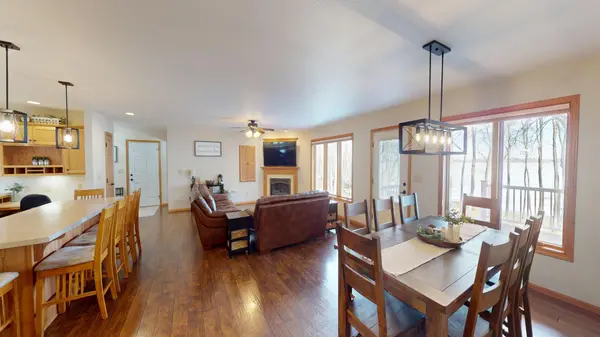 64562 270th ST, Alden, MN 56009