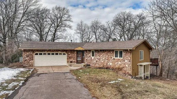 609 Manor CT, Altoona, WI 54720