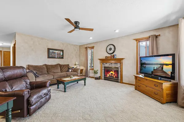 526 Beaver ST E, Belle Plaine, MN 56011
