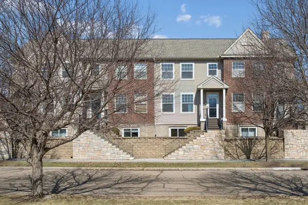 2062 Wellens ST #84, Chaska, MN 55318