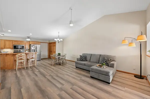 5669 Lambert AVE NE, Albertville, MN 55301