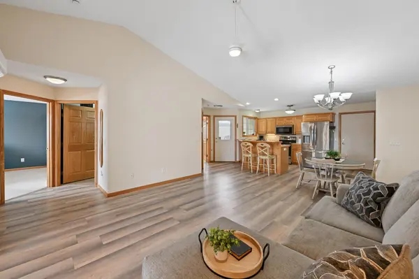 5669 Lambert AVE NE, Albertville, MN 55301