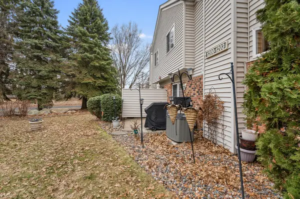 1203 Bay CV #52, White Bear Lake, MN 55110