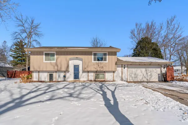 16500 The Strand, Minnetonka, MN 55345