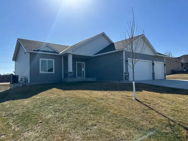 1230 Olivia ST SE, New Prague, MN 56071