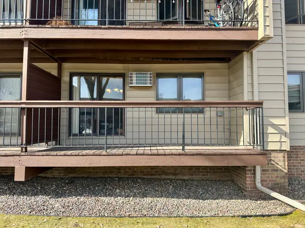 4300 Trenton LN N #2120, Plymouth, MN 55442