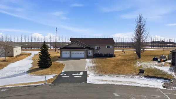 805 Leonards WAY, Argusville, ND 58005
