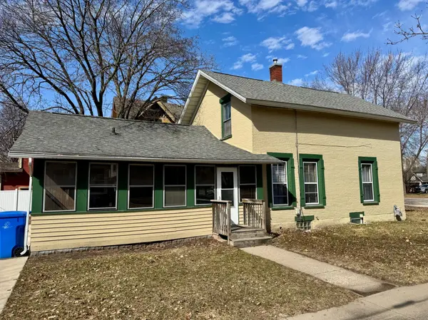 403 W (6th) Broadway ST, Winona, MN 55987