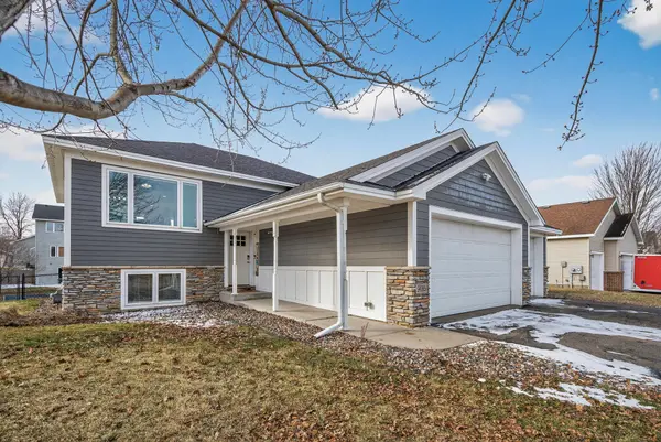 9085 Prairie ST, Elko New Market, MN 55020